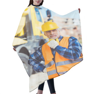Personality  Construction Worker In Hardhat And Vest Hair Cutting Cape