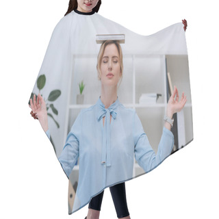 Personality  Businesswoman Hair Cutting Cape