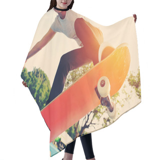 Personality  Woman Skateboarder At Skate Park Hair Cutting Cape