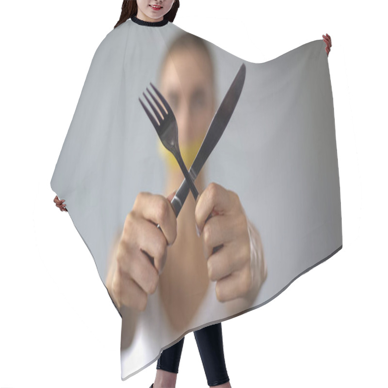 Personality  Woman Crossing Fork And Knife, Mouth Closed With Tape, Self-restriction In Food Hair Cutting Cape