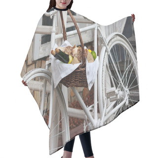 Personality  Old Bicycle And Wicker Fruit Basket. Decoration Hair Cutting Cape