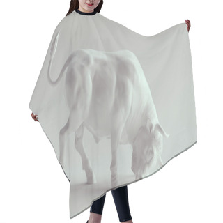 Personality  White Porcelain Muscular Bull 3d Illustration Render Hair Cutting Cape