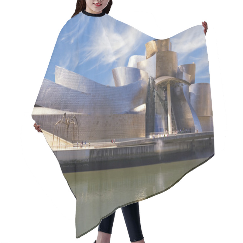 Personality  Guggenheim Bilbao Museum Reflection Hair Cutting Cape