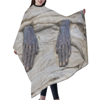 Personality  Egyptian Mummy Hands Hair Cutting Cape