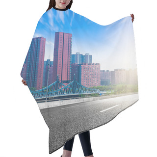 Personality  The City And The Road In The Modern Office Building Background Hair Cutting Cape