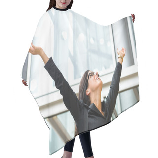 Personality  Woman Business Success Hair Cutting Cape