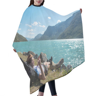 Personality  Resting Hair Cutting Cape