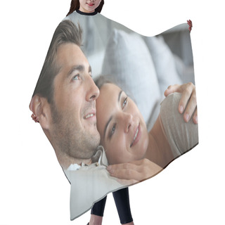 Personality  Couple In Bed Hair Cutting Cape