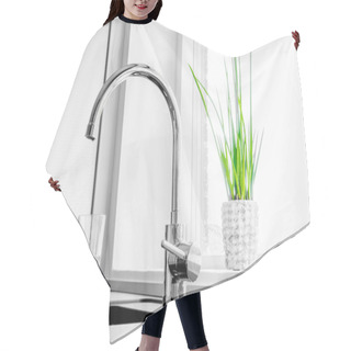 Personality  Faucet With A Green Plant Hair Cutting Cape