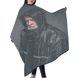 Personality  Portrait Of A Freezing Bearded Senior Man Hair Cutting Cape