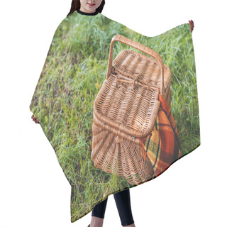 Personality  Picnic Basket On Green Grass Hair Cutting Cape