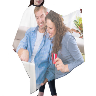 Personality  Young Couple With Laptop And Credit Card Buying Online Hair Cutting Cape