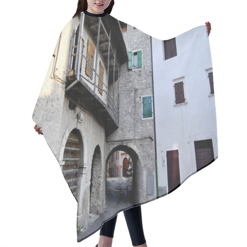 Personality  Mountain Village Hair Cutting Cape