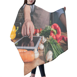 Personality  Man Cooking With Tablet Hair Cutting Cape