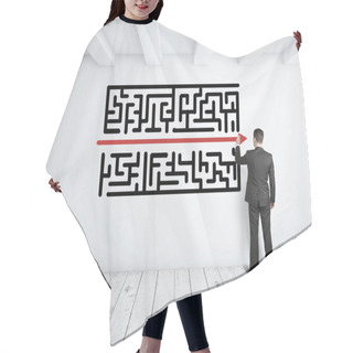 Personality  Man Drawing Maze Hair Cutting Cape