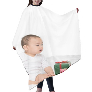 Personality  Asian Toddler And Wrapped Presents Hair Cutting Cape