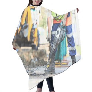 Personality  Road Construction Worker With Perforator Hair Cutting Cape