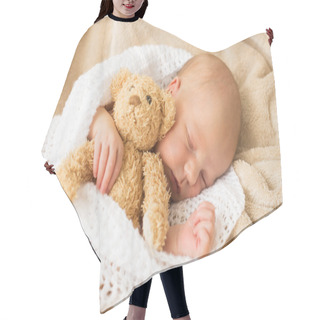 Personality  Infant Sleeping Together With Teddy Bear Hair Cutting Cape