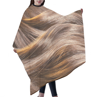 Personality  Beautiful Healthy Shiny Hair Texture With Highlighted Golden Str Hair Cutting Cape