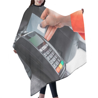 Personality  Person Using Payment Terminal  Hair Cutting Cape