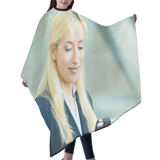 Personality  Business Woman Texting On Smart Phone Hair Cutting Cape
