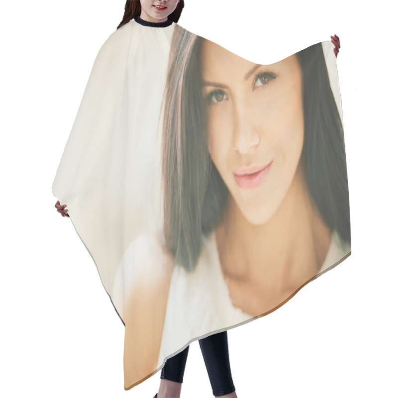 Personality  Beautiful Woman Hair Cutting Cape