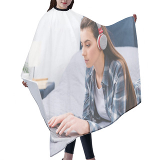 Personality  Beautiful Young Woman In Headphones Using Laptop And Lying On Bed Hair Cutting Cape