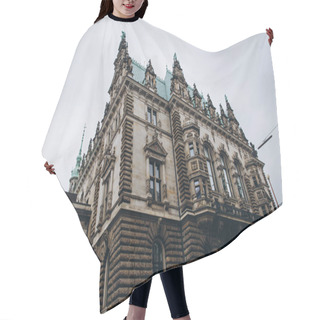 Personality  Town Hall Hair Cutting Cape