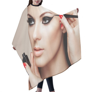 Personality  Makeup Artist Applies Eye Shadow Hair Cutting Cape