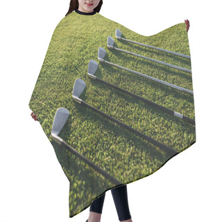 Personality  Golf Clubs On Grass Hair Cutting Cape