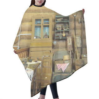 Personality  Old Wooden House Interior Hair Cutting Cape