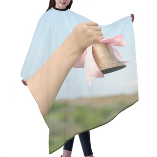 Personality  The Hand With A Bell Hair Cutting Cape