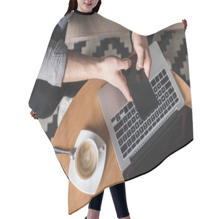 Personality  Cropped Shot Fo Man Using Smartphone With Laptop On Coffee Table Hair Cutting Cape