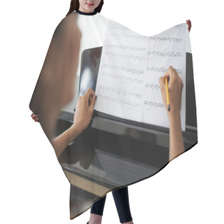 Personality  Woman Marking Up In Music Hair Cutting Cape