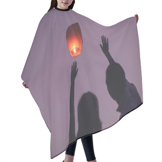 Personality  Silhouettes Of Couple Waving Hands To Flying Chinese Lantern In Violet Evening Sky Hair Cutting Cape