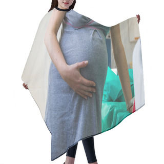 Personality  Woman Right Before Giving Birth In Hospital Hair Cutting Cape