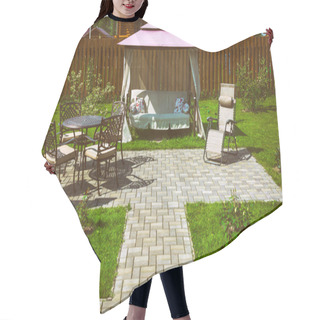 Personality  Vacation In A Country House Hair Cutting Cape