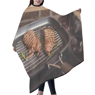 Personality  Grilled Steaks In Frying Pan Hair Cutting Cape