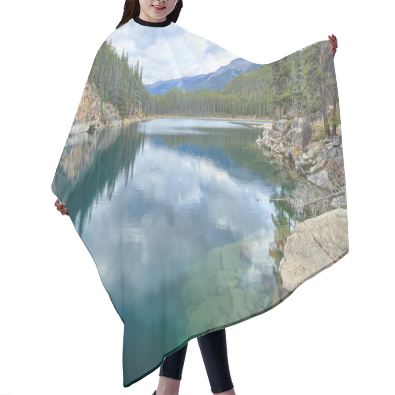 Personality  Nature Canada Hair Cutting Cape