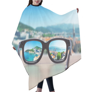 Personality  Cityscape Focused In Glasses Lenses Hair Cutting Cape