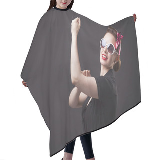 Personality  Pin-up Girl In A Classic Gesture Hair Cutting Cape
