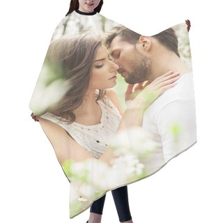 Personality  Kissing Couple In The Blooming Garden Hair Cutting Cape