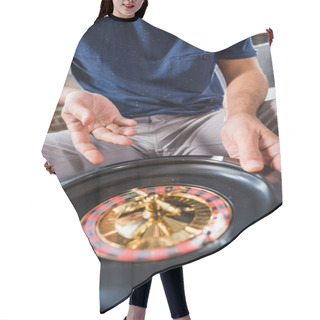 Personality  Man With Roulette Wheel Hair Cutting Cape
