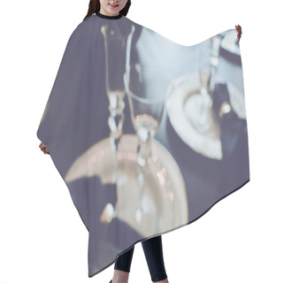 Personality  Blurred Table Setting Hair Cutting Cape