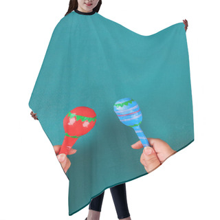 Personality  Diy Cinco De Mayo Maracas From Eggs, Spoons And Cereals On A Green Background. Gift Idea, Decor Cinco De Mayo. Step By Step. Top View. Process Kid Children Craft. Hair Cutting Cape