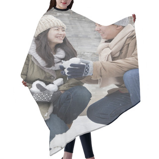 Personality  Couple Holding Snow Balls Hair Cutting Cape