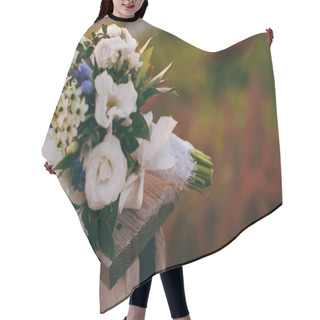 Personality  The Bride's Bouquet Hair Cutting Cape