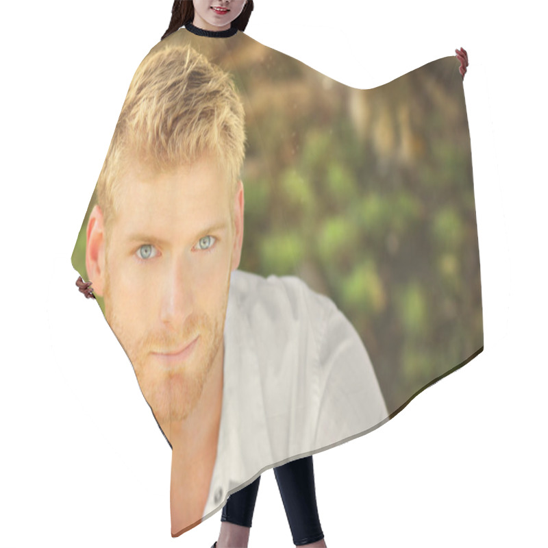 Personality  Young Man Hair Cutting Cape