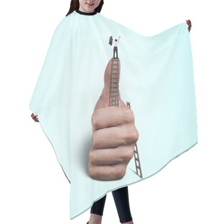 Personality  Cheering On Top Of Thumb  Hair Cutting Cape