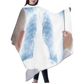 Personality  Senior Doctor Examining A Lung Radiography Hair Cutting Cape